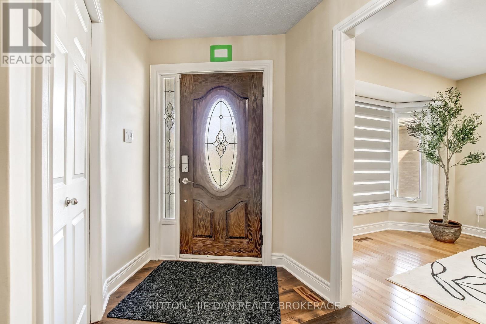 62 Barrydale Crescent, London North, Ontario  N6G 2X4 - Photo 3 - X13018898