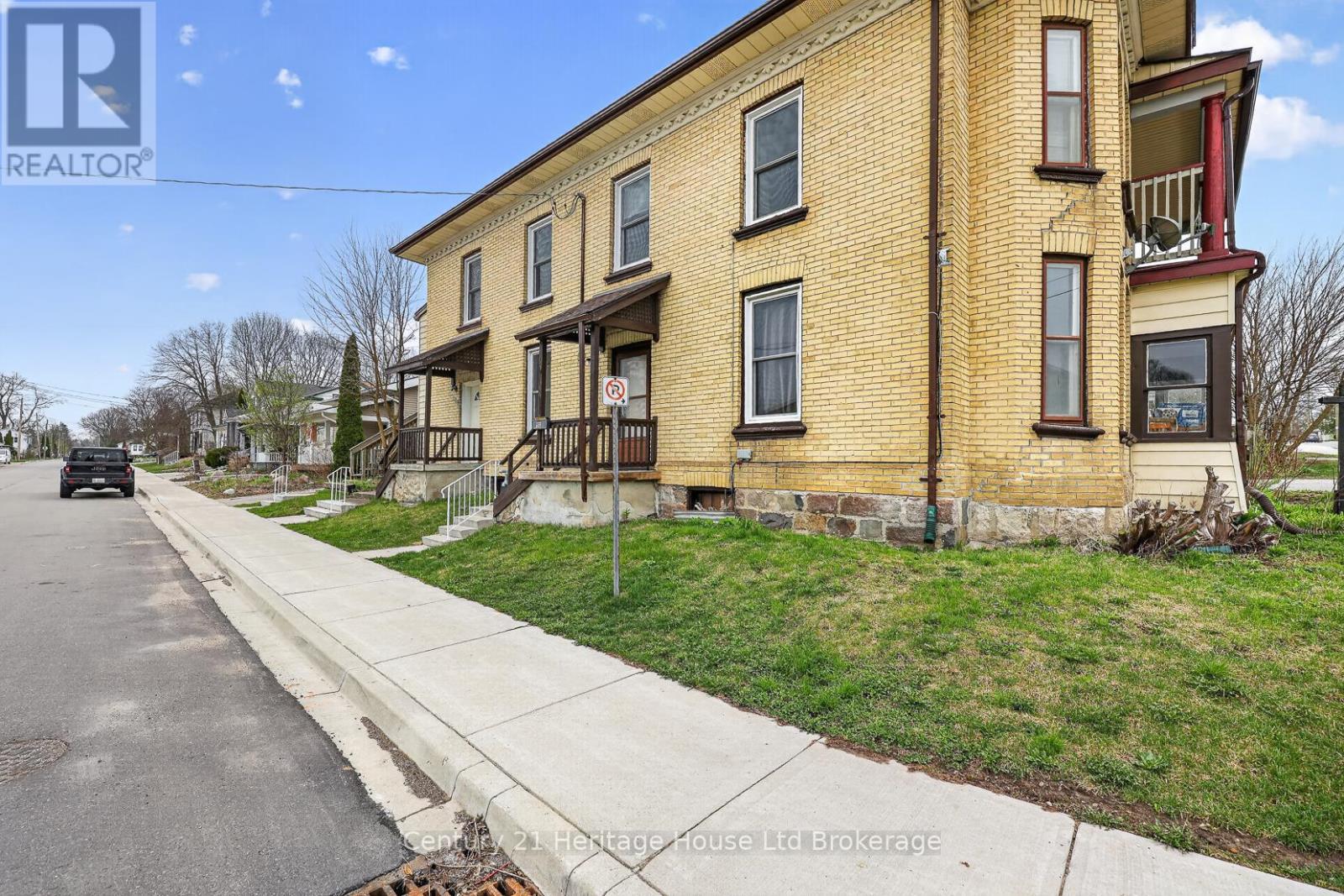 119 Carroll Street, Ingersoll, Ontario  N5C 1W3 - Photo 2 - X12729920