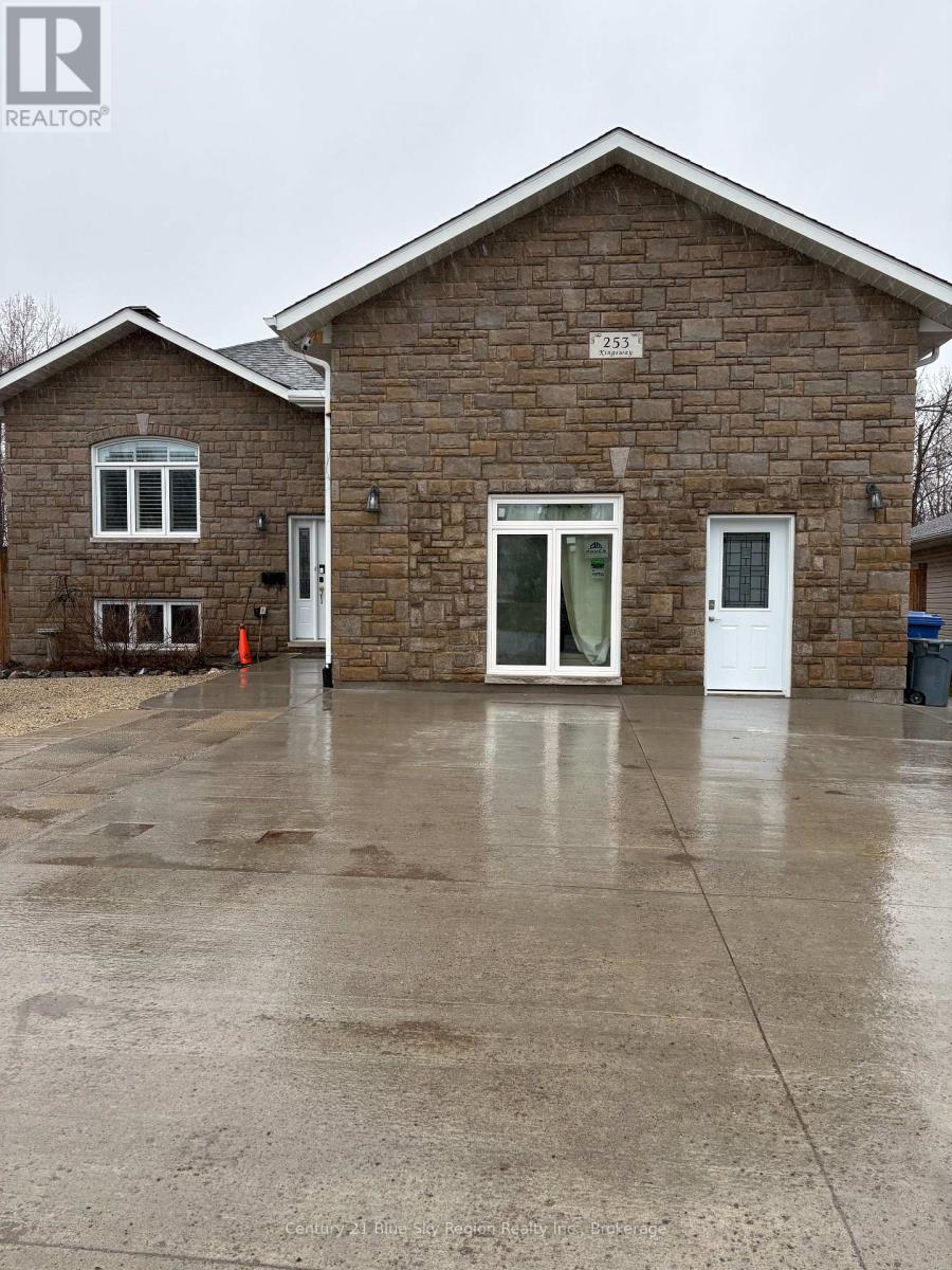 253 KINGSWAY AVENUE, North Bay, Ontario