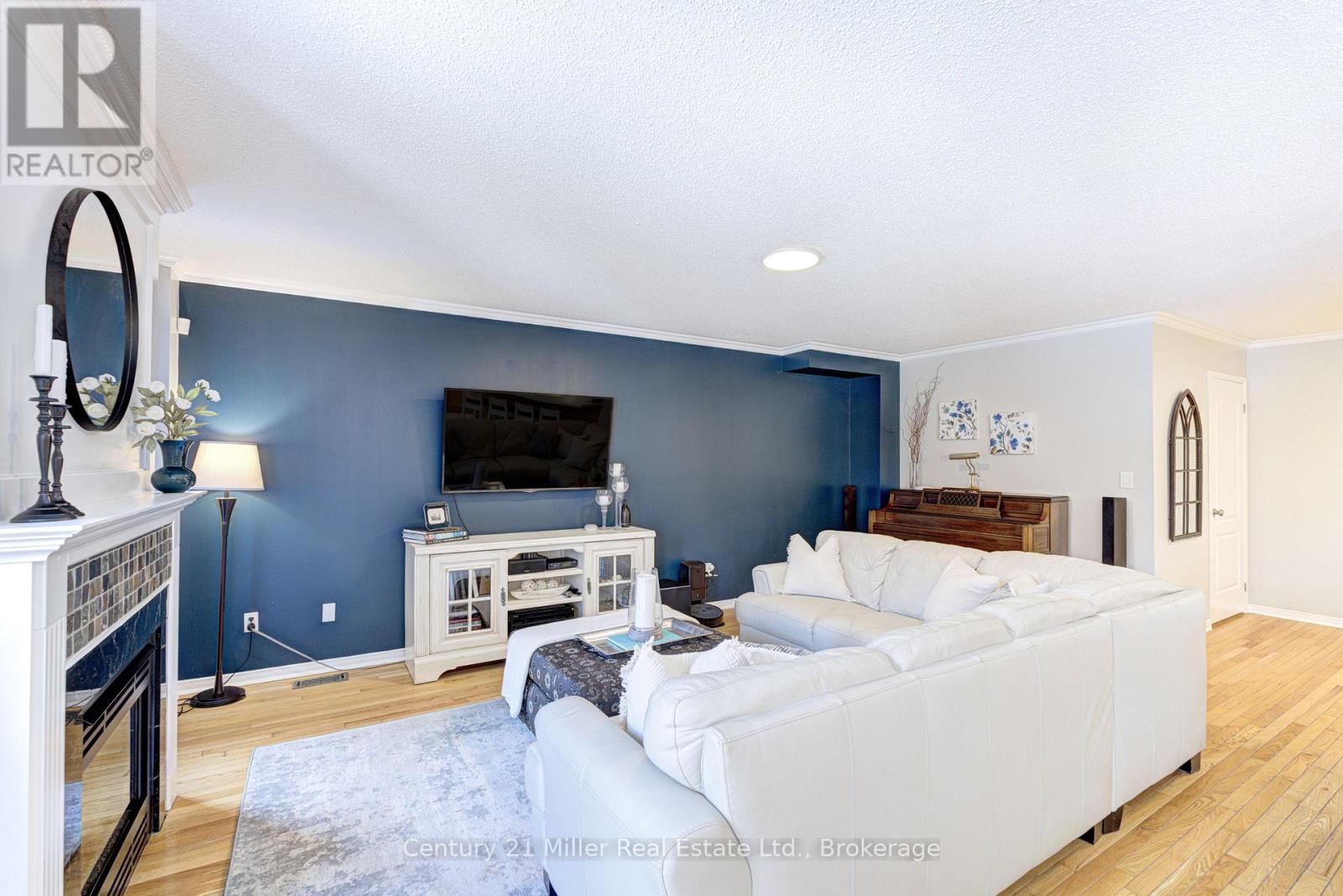 2142 Meadowglen Drive, Oakville, Ontario  L6M 4C8 - Photo 15 - W13018680