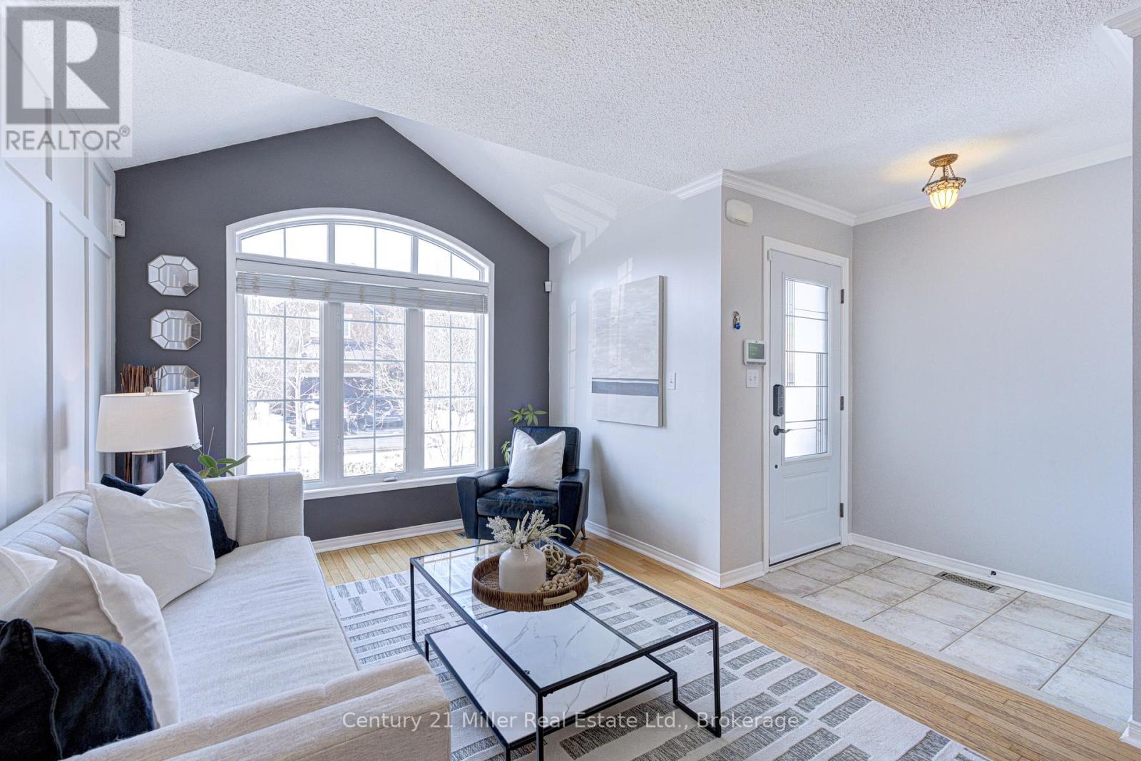 2142 Meadowglen Drive, Oakville, Ontario  L6M 4C8 - Photo 2 - W13018680