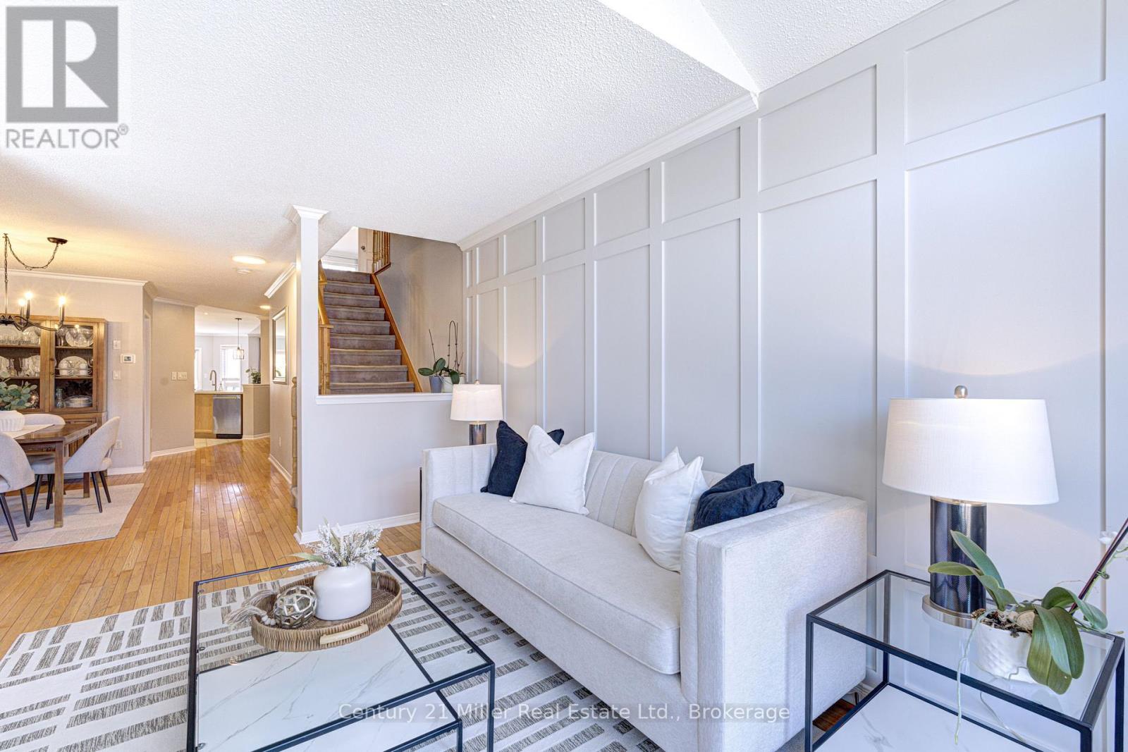 2142 Meadowglen Drive, Oakville, Ontario  L6M 4C8 - Photo 3 - W13018680