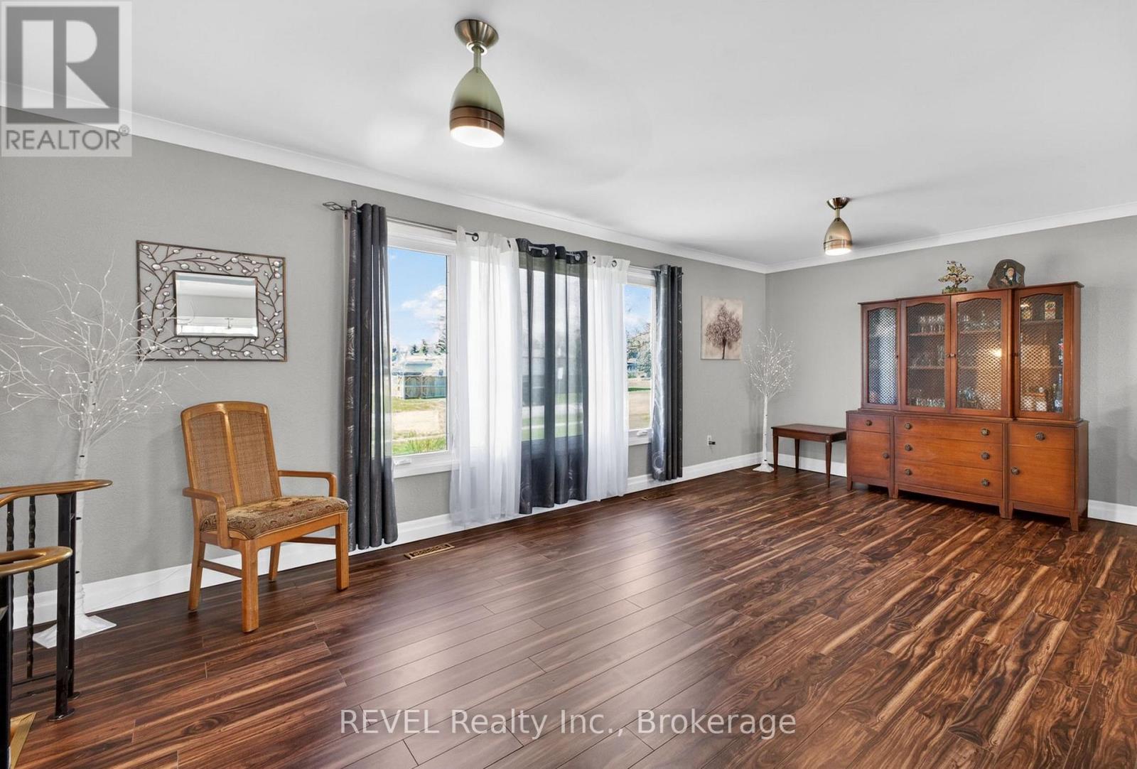 698 Daytona Drive, Fort Erie, Ontario  L2A 4Z6 - Photo 8 - X13018946