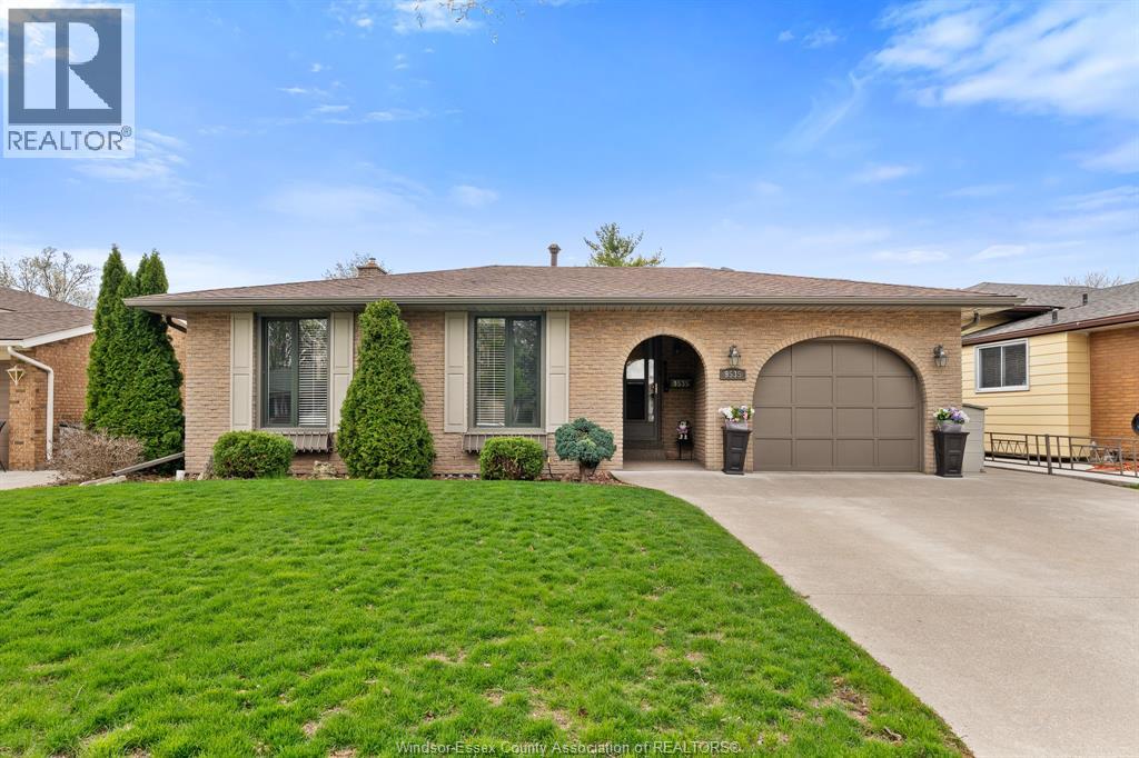 9535 Chestnut DRIVE, Windsor, Ontario