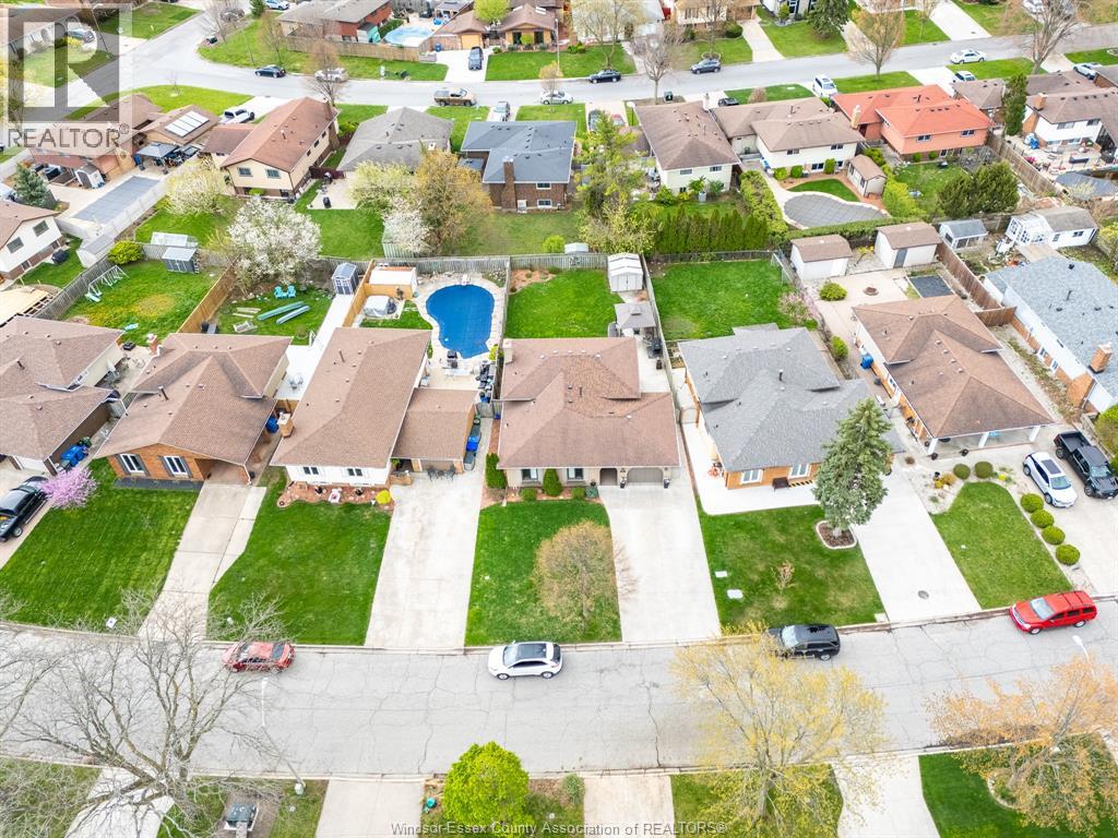 9535 Chestnut Drive, Windsor, Ontario  N8R 1G9 - Photo 3 - 26008522