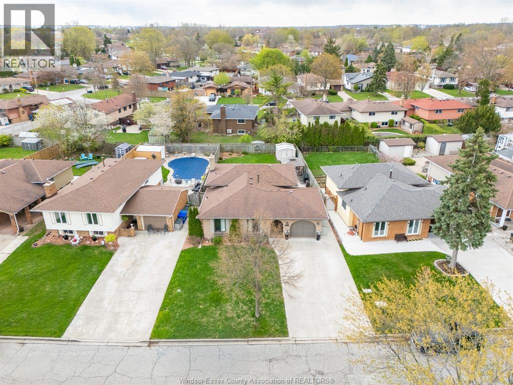 9535 Chestnut Drive, Windsor, Ontario  N8R 1G9 - Photo 4 - 26008522