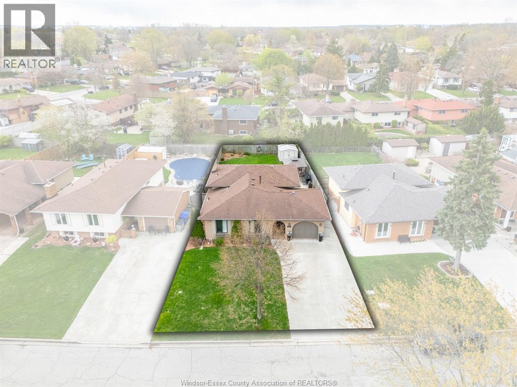 9535 Chestnut Drive, Windsor, Ontario  N8R 1G9 - Photo 5 - 26008522