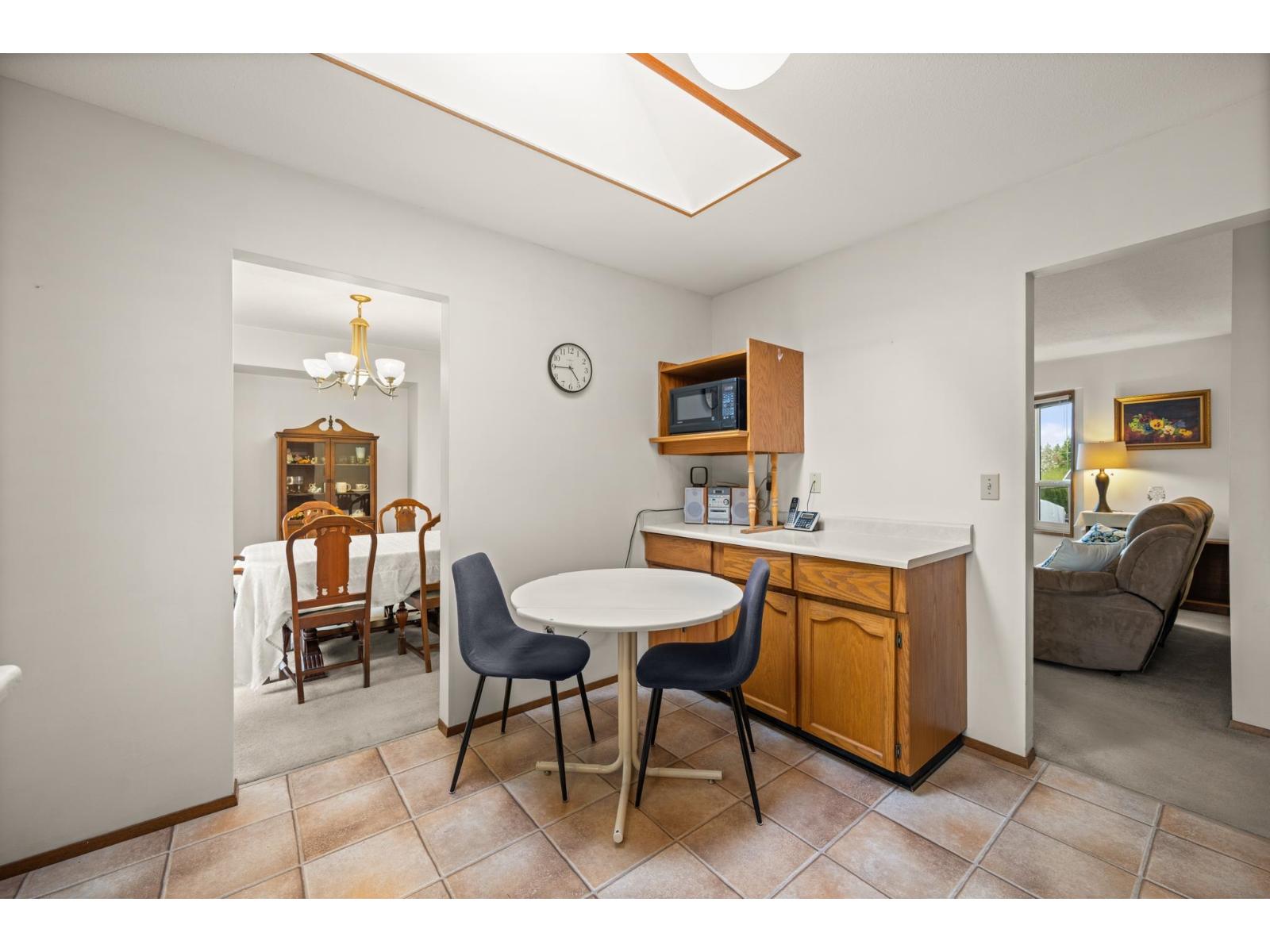 9315 213 Street, Langley, British Columbia  V1M 1Z6 - Photo 4 - R3112451