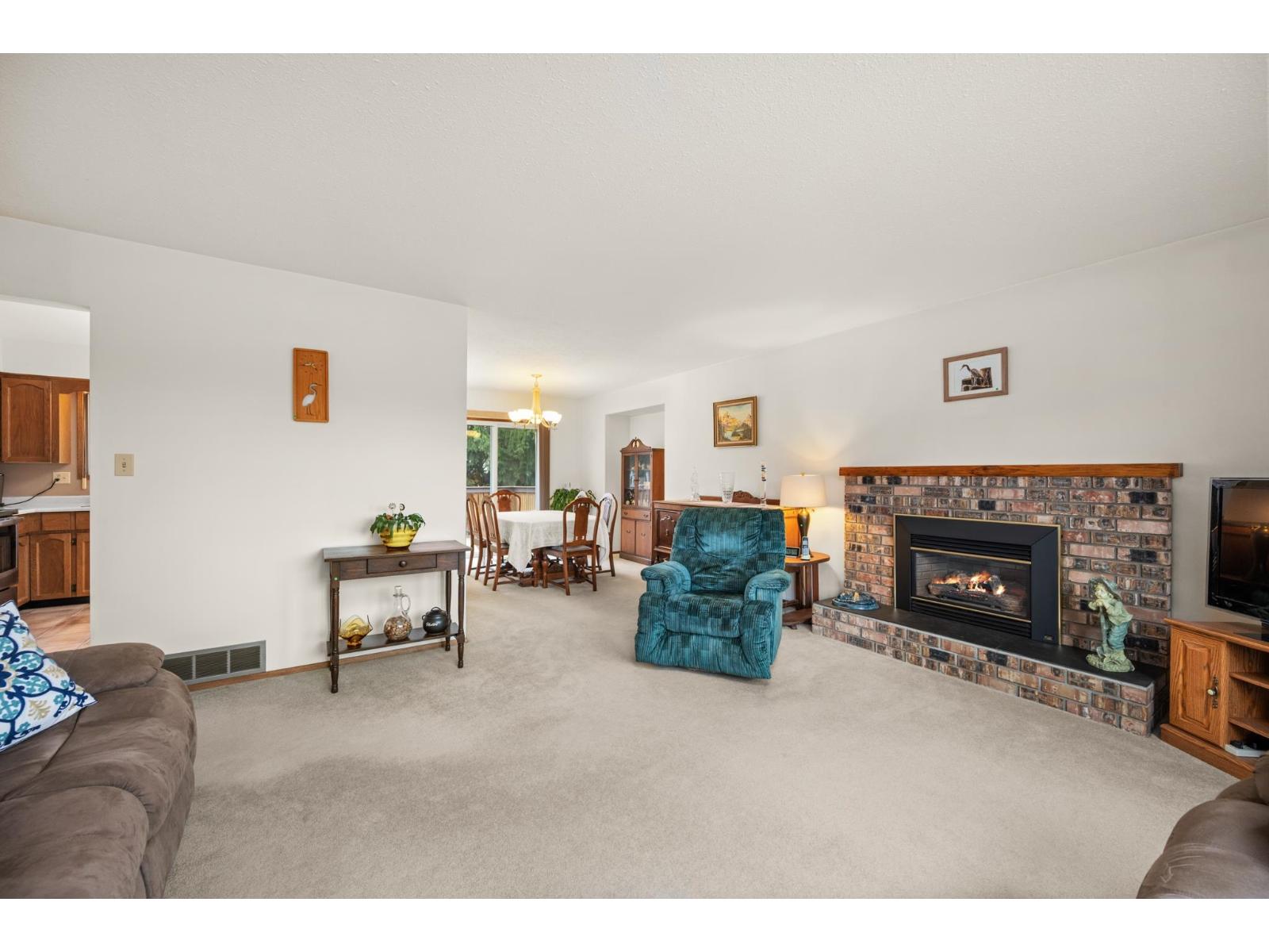 9315 213 Street, Langley, British Columbia  V1M 1Z6 - Photo 9 - R3112451