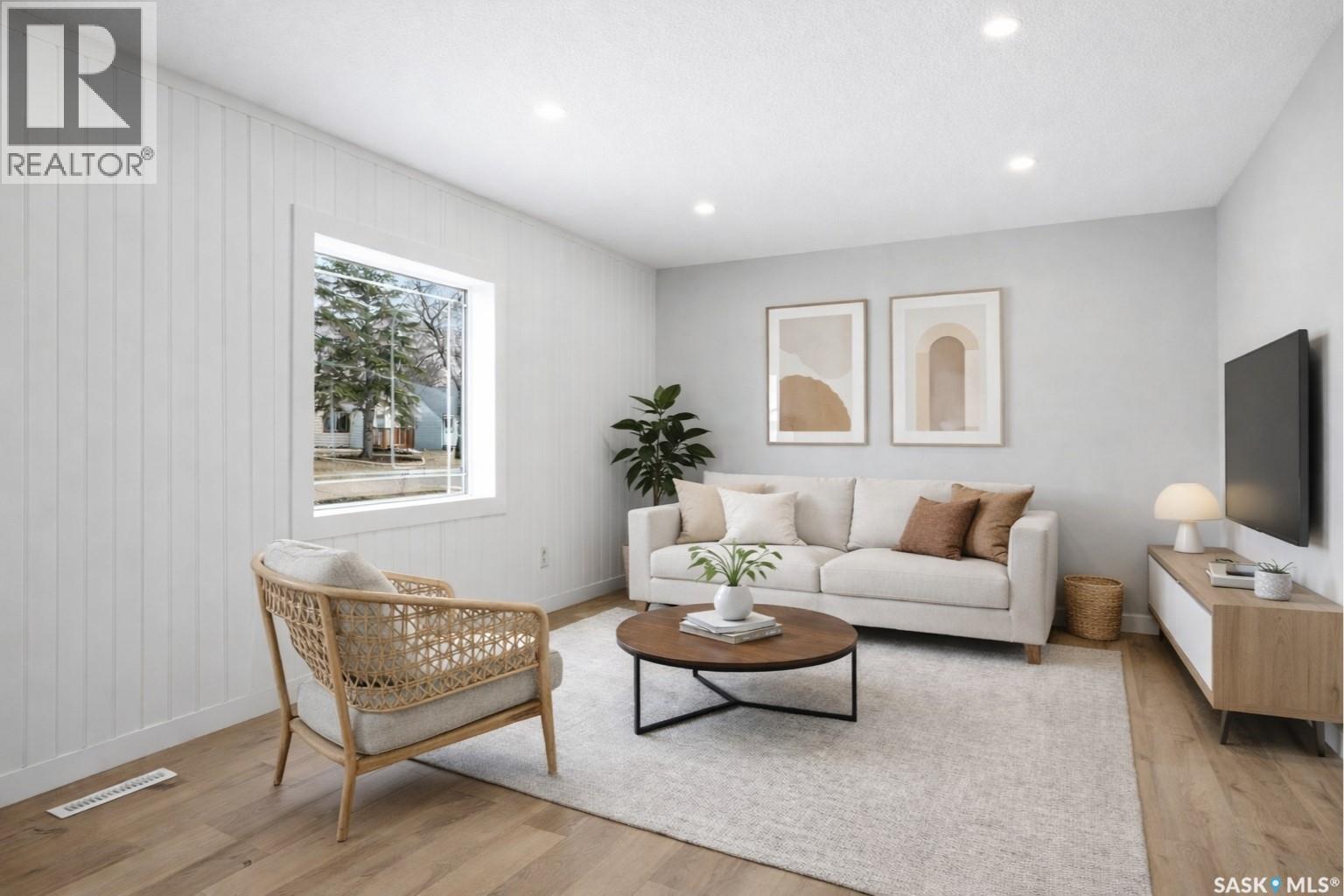 1736 Mcintosh Street, Regina, Saskatchewan  S4T 5C5 - Photo 2 - SK032834