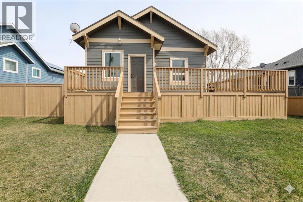 169 Heritage Road S, Magrath, Alberta