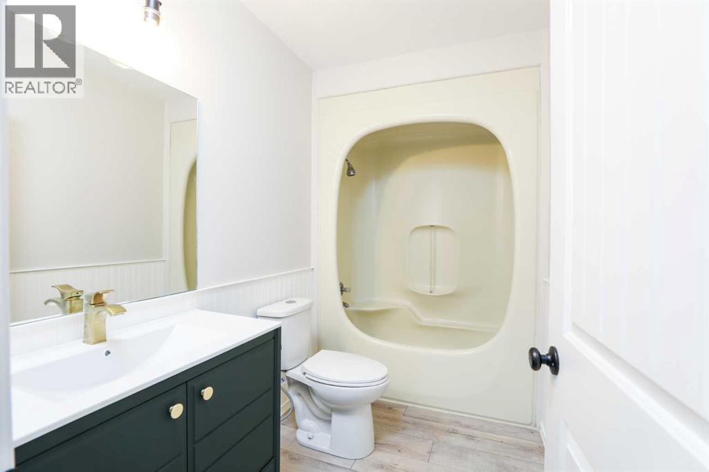 169 Heritage Road S, Magrath, Alberta  T0K 1J0 - Photo 17 - A2302465