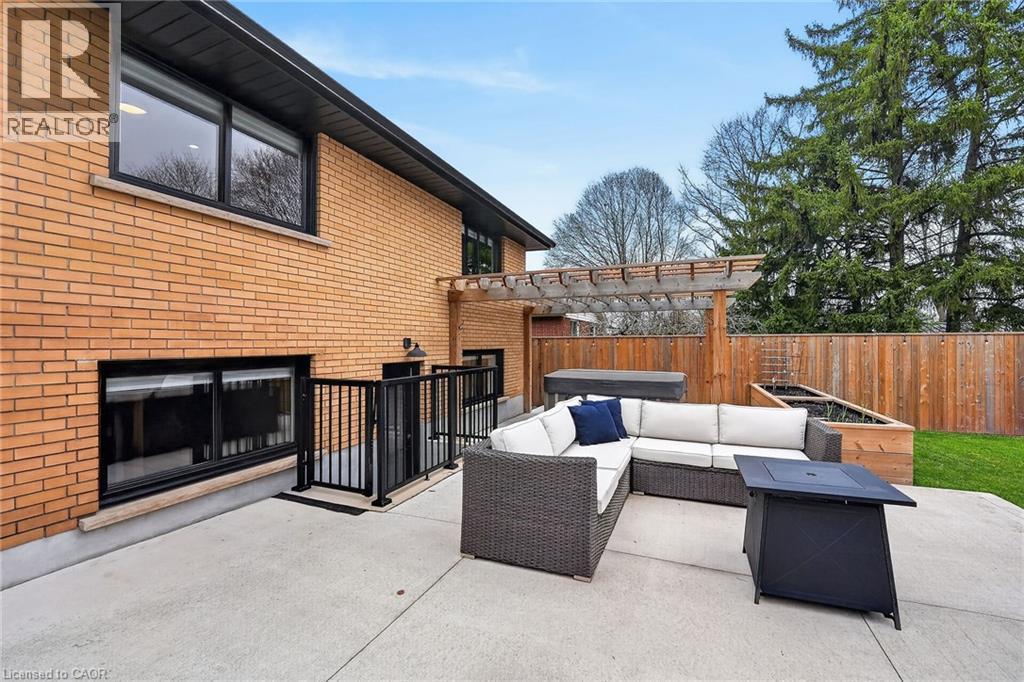 23 Brenlyn Court, Hamilton, Ontario  L9C 4N8 - Photo 41 - 40822243