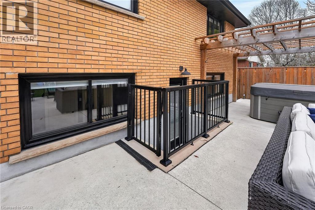 23 Brenlyn Court, Hamilton, Ontario  L9C 4N8 - Photo 42 - 40822243