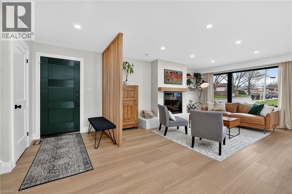 23 Brenlyn Court, Hamilton, Ontario  L9C 4N8 - Photo 6 - 40822243