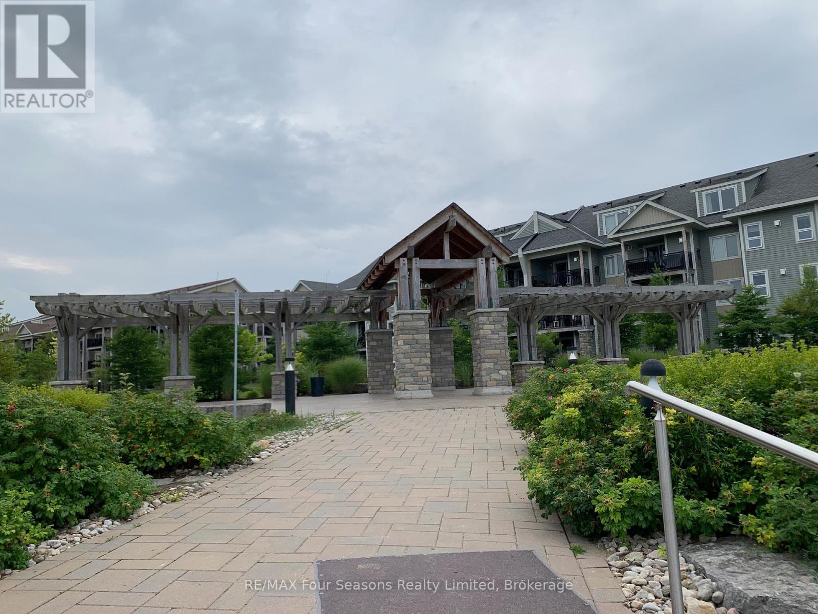 102 - 4 Cove Court, Collingwood, Ontario  L9Y 0Y6 - Photo 2 - S13018948