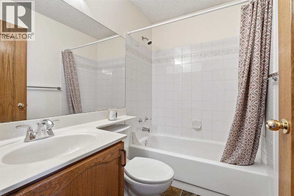 255 Douglas Woods Drive Se, Calgary, Alberta  T2Z 2E8 - Photo 36 - A2300560