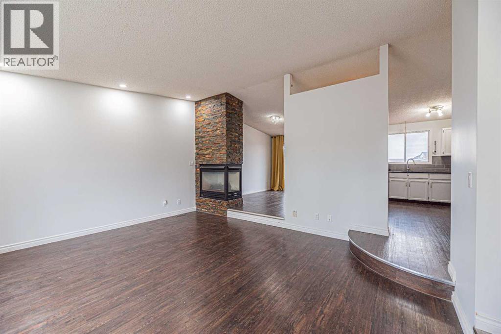 64 Castledale Crescent Ne, Calgary, Alberta  T3J 1X4 - Photo 7 - A2303317