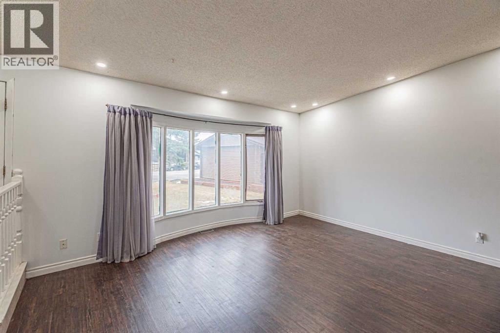 64 Castledale Crescent Ne, Calgary, Alberta  T3J 1X4 - Photo 9 - A2303317