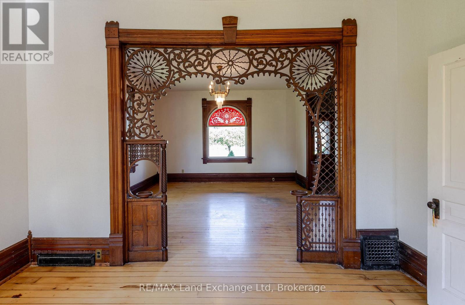 484 Queen Street, North Huron, Ontario  N0M 1H0 - Photo 15 - X13018890