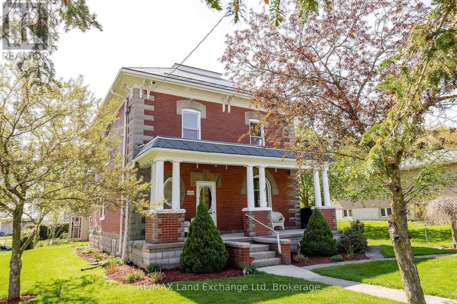 484 Queen Street, North Huron, Ontario  N0M 1H0 - Photo 3 - X13018890