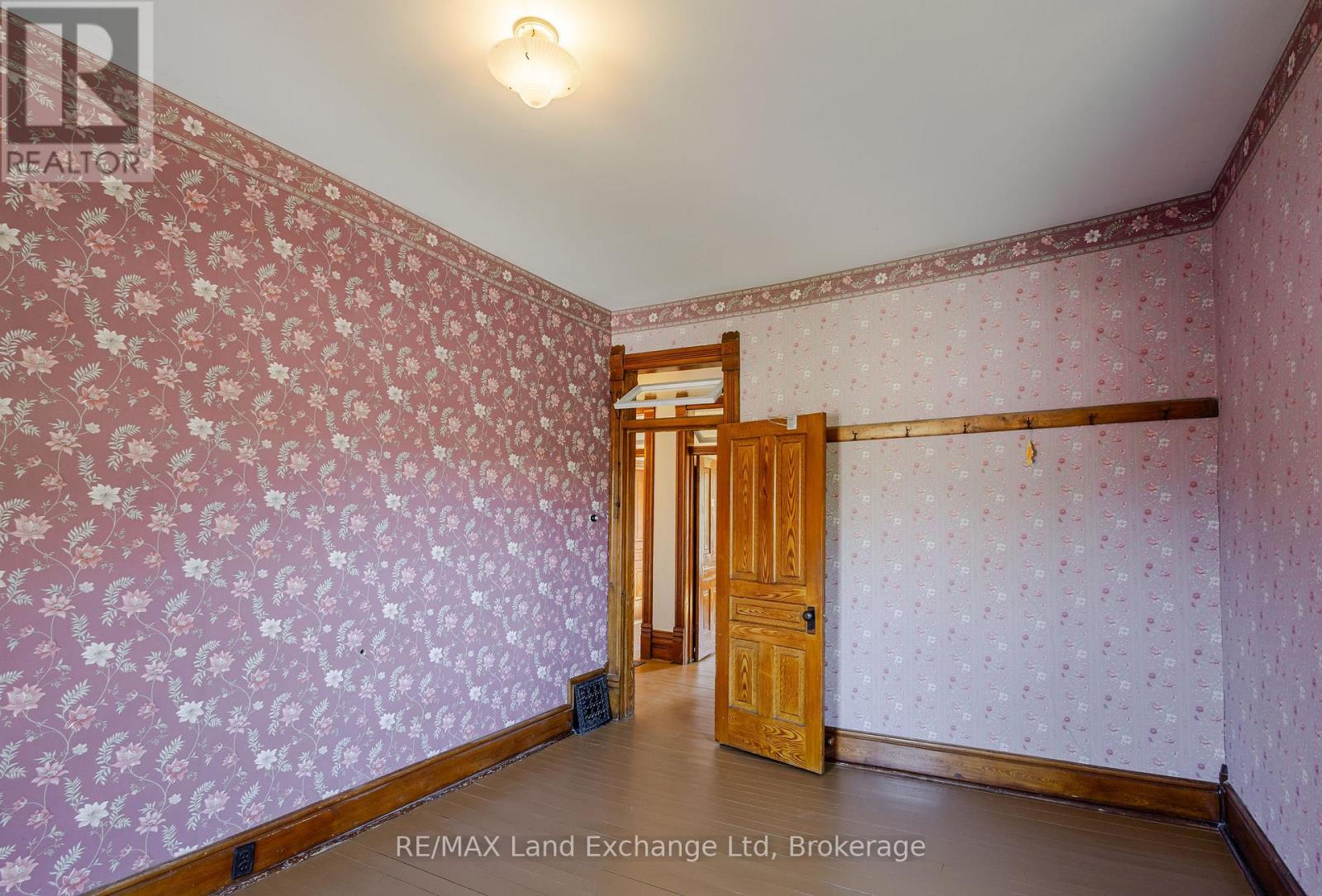 484 Queen Street, North Huron, Ontario  N0M 1H0 - Photo 32 - X13018890