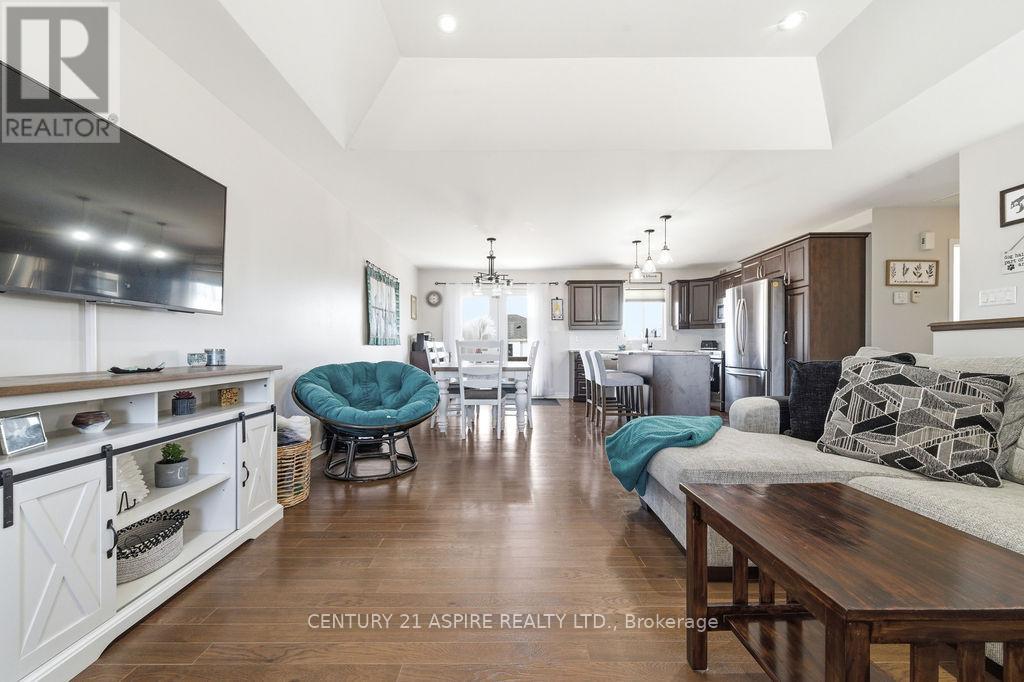 1015 Riverstone Trail, Petawawa, Ontario  K8H 0B3 - Photo 10 - X13018668