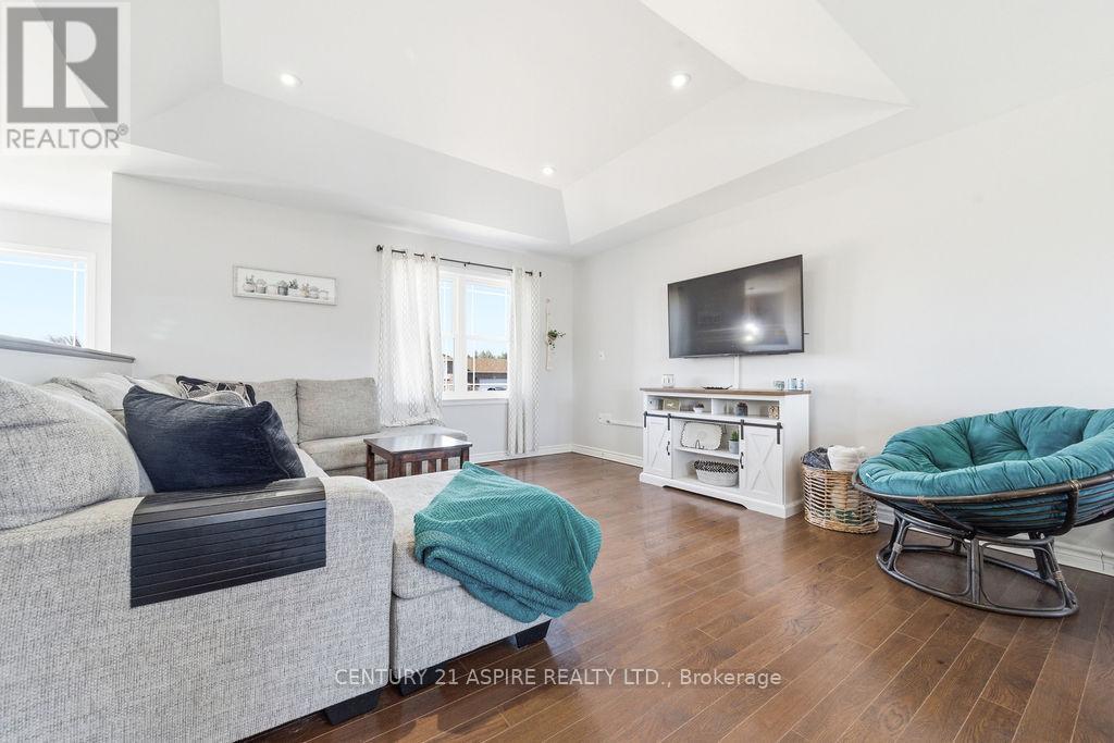 1015 Riverstone Trail, Petawawa, Ontario  K8H 0B3 - Photo 8 - X13018668