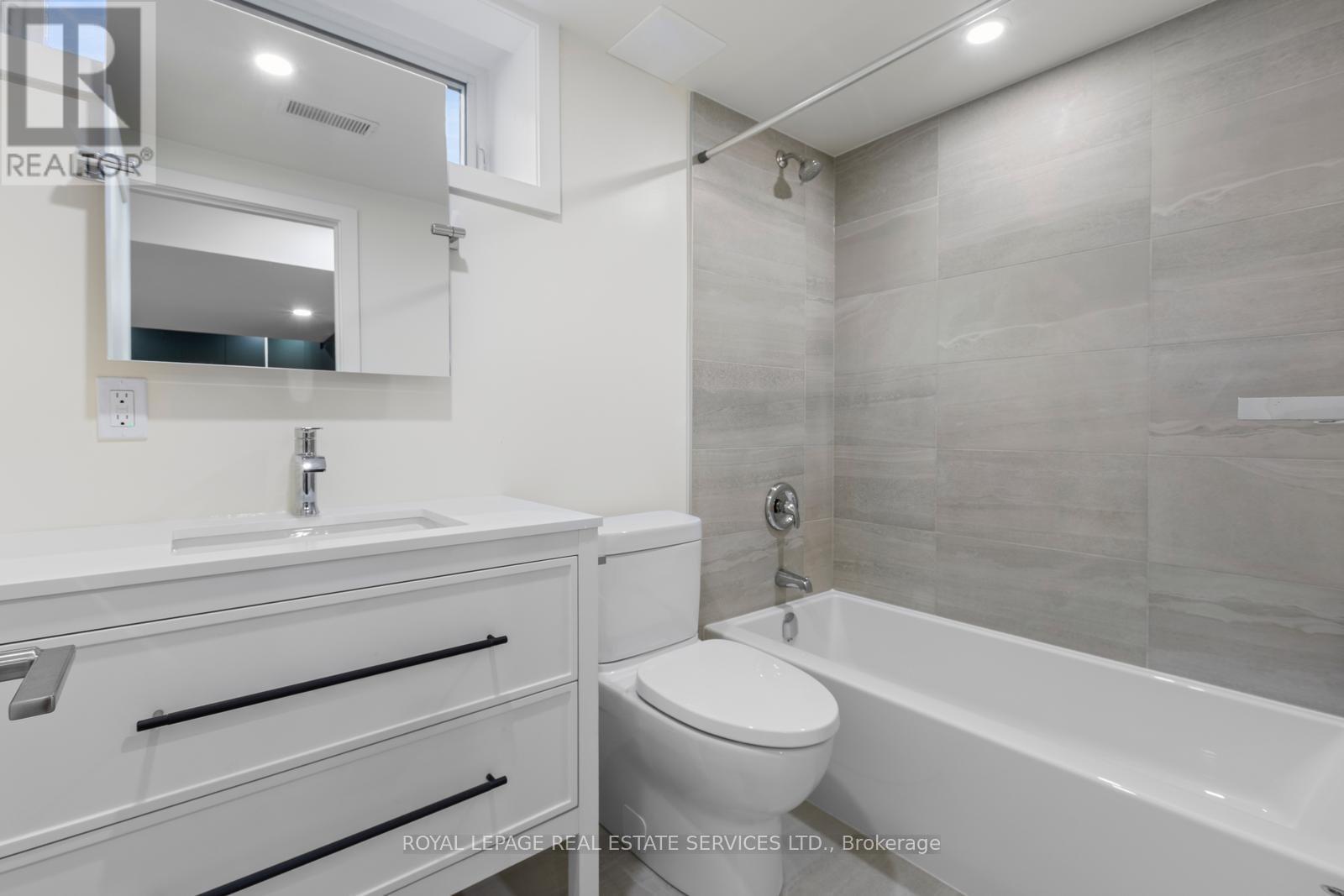 Lower - 1129 Mount Pleasant Road, Toronto, Ontario  M4P 2M8 - Photo 15 - C13018658