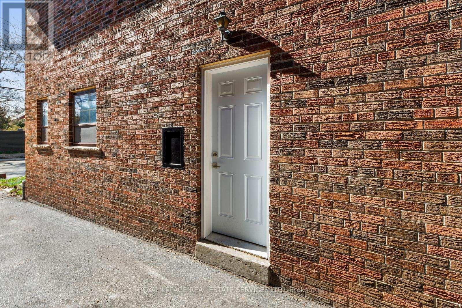 Lower - 1129 Mount Pleasant Road, Toronto, Ontario  M4P 2M8 - Photo 2 - C13018658