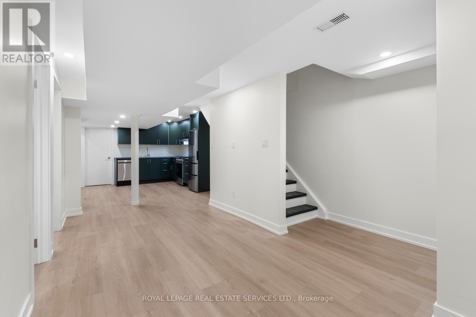 Lower - 1129 Mount Pleasant Road, Toronto, Ontario  M4P 2M8 - Photo 4 - C13018658