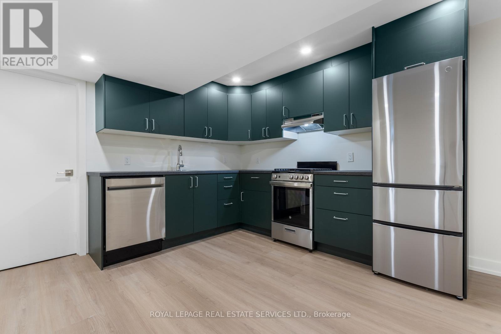 Lower - 1129 Mount Pleasant Road, Toronto, Ontario  M4P 2M8 - Photo 6 - C13018658