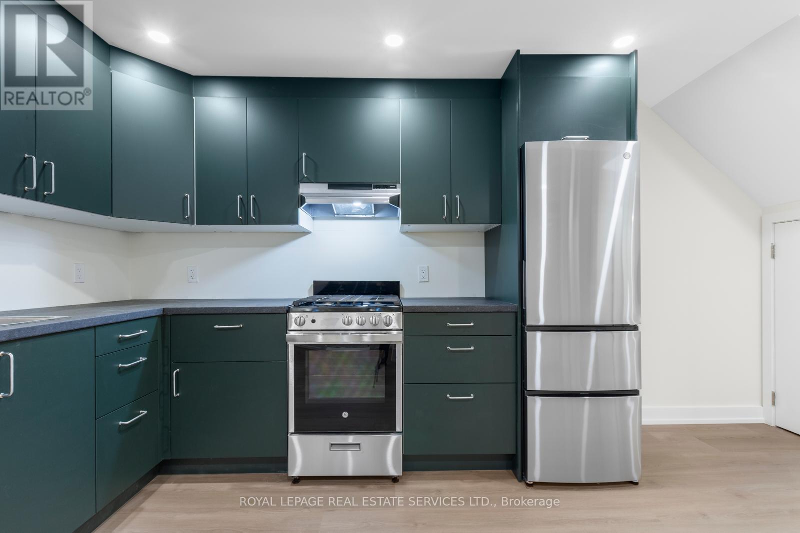 Lower - 1129 Mount Pleasant Road, Toronto, Ontario  M4P 2M8 - Photo 7 - C13018658