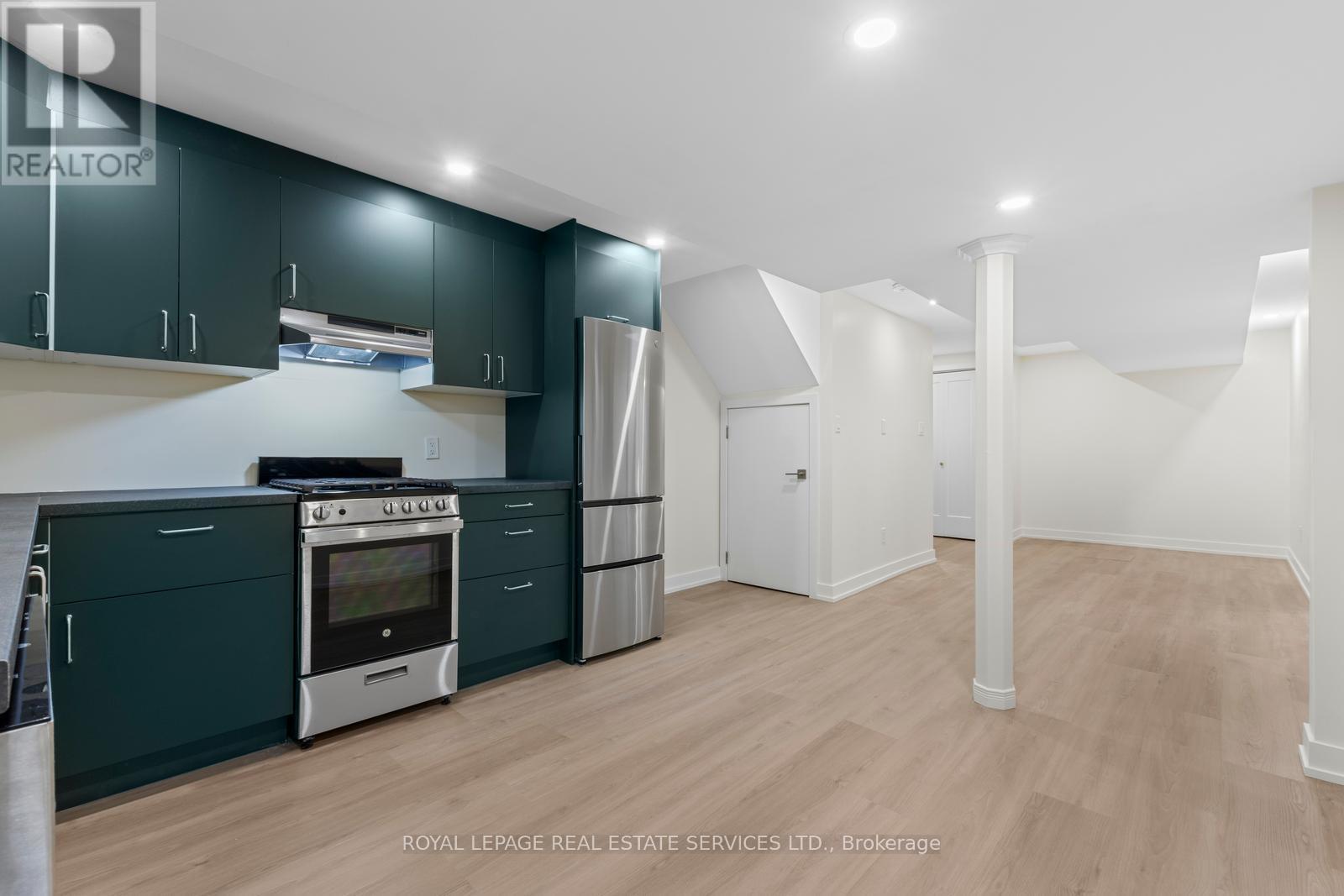 Lower - 1129 Mount Pleasant Road, Toronto, Ontario  M4P 2M8 - Photo 8 - C13018658