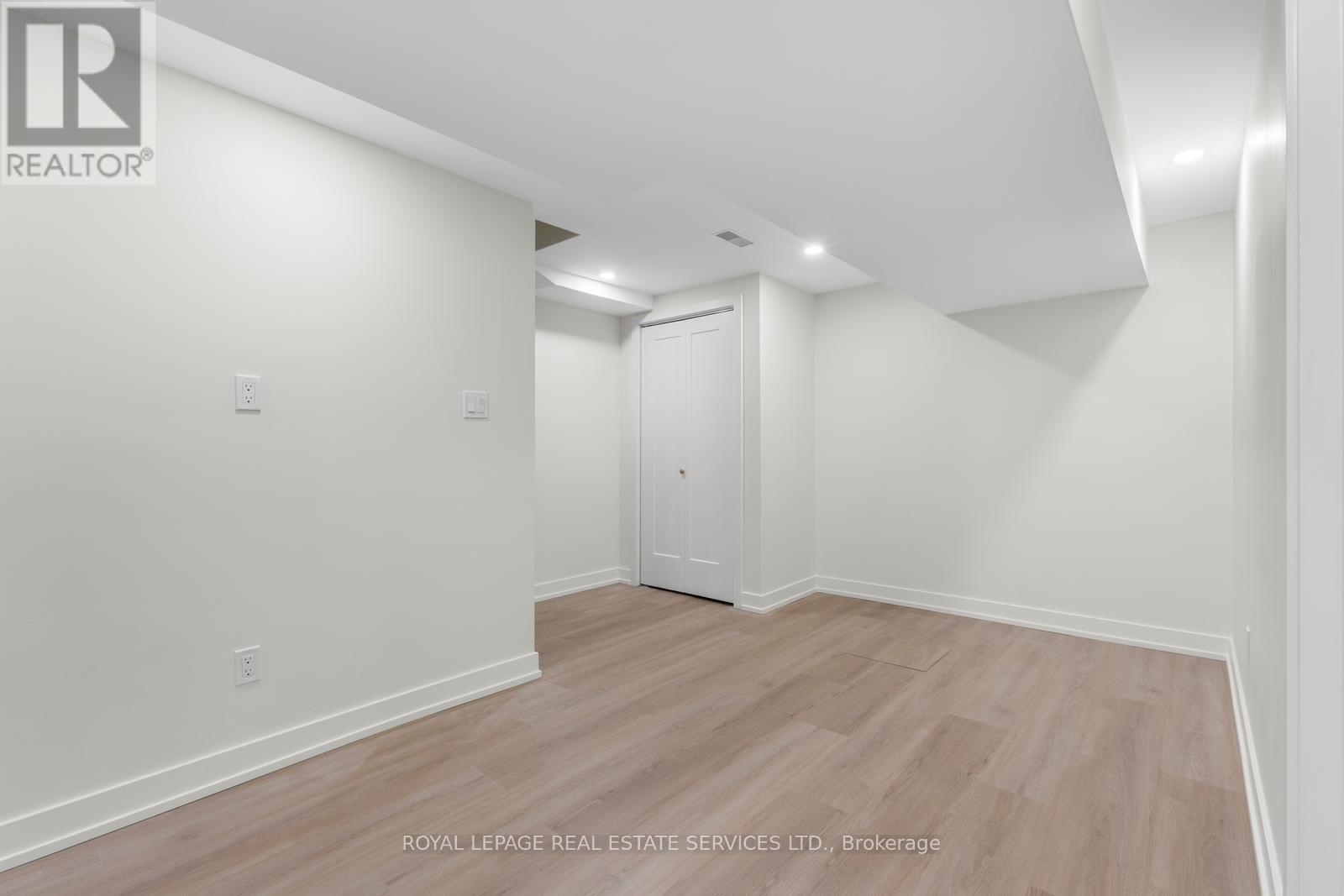 Lower - 1129 Mount Pleasant Road, Toronto, Ontario  M4P 2M8 - Photo 9 - C13018658