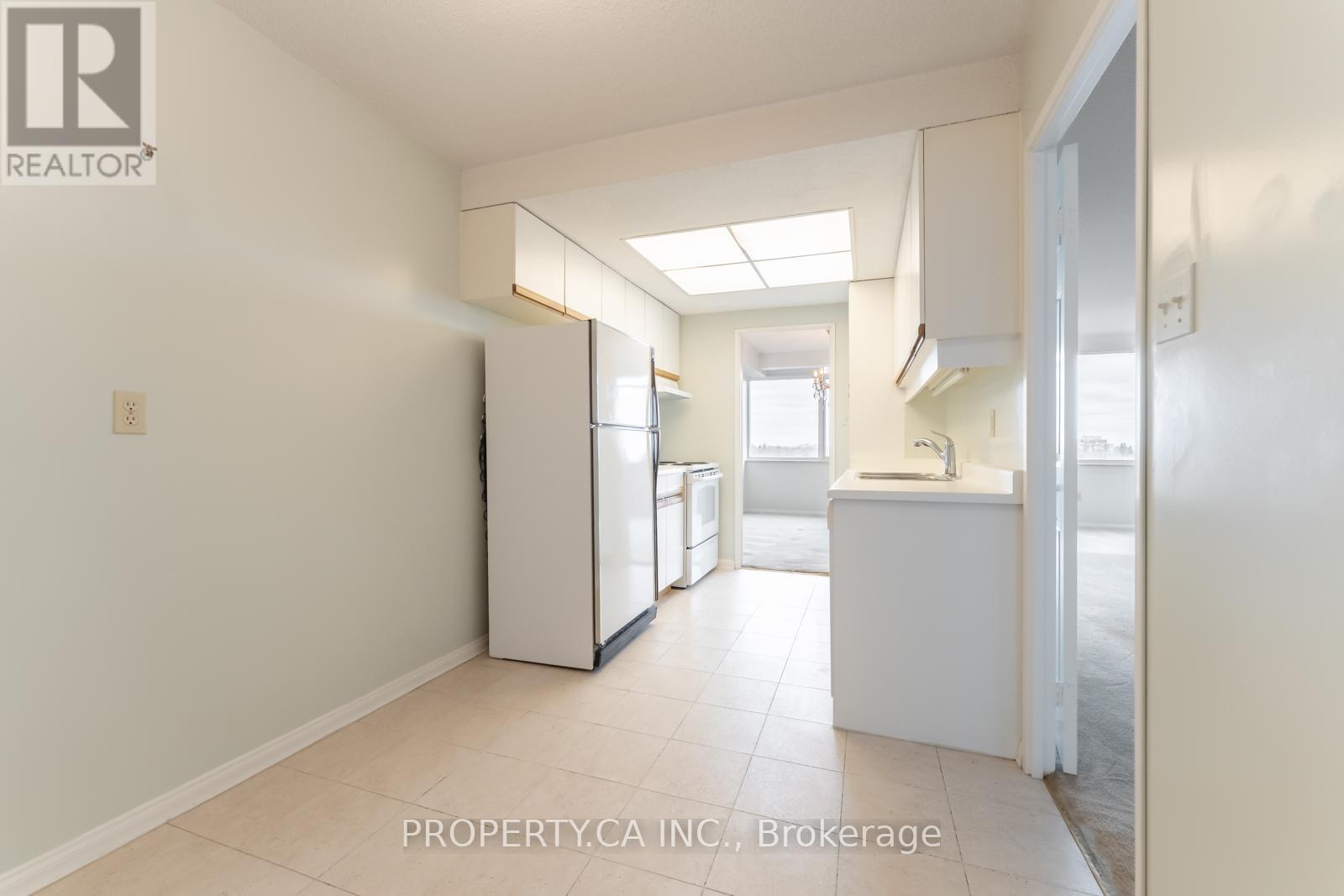 802 - 3000 Bathurst Street, Toronto, Ontario  M6B 3B4 - Photo 13 - C13018764