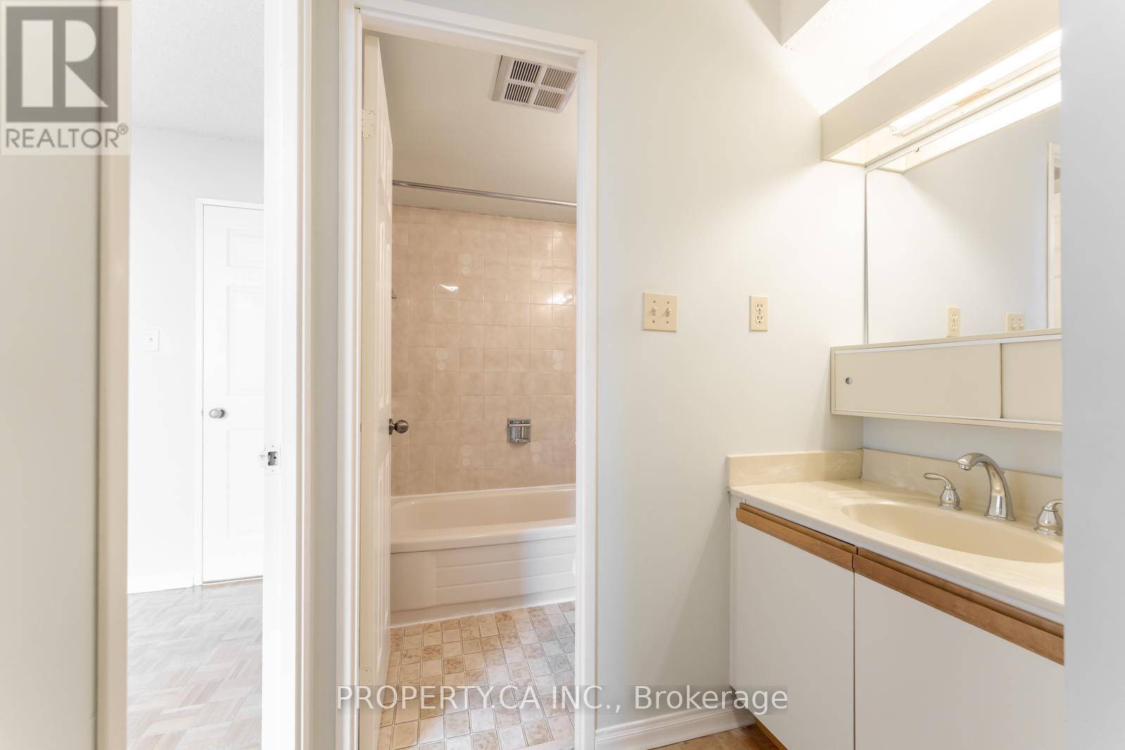 802 - 3000 Bathurst Street, Toronto, Ontario  M6B 3B4 - Photo 23 - C13018764