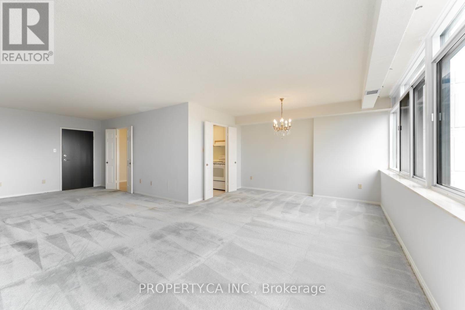 802 - 3000 Bathurst Street, Toronto, Ontario  M6B 3B4 - Photo 4 - C13018764