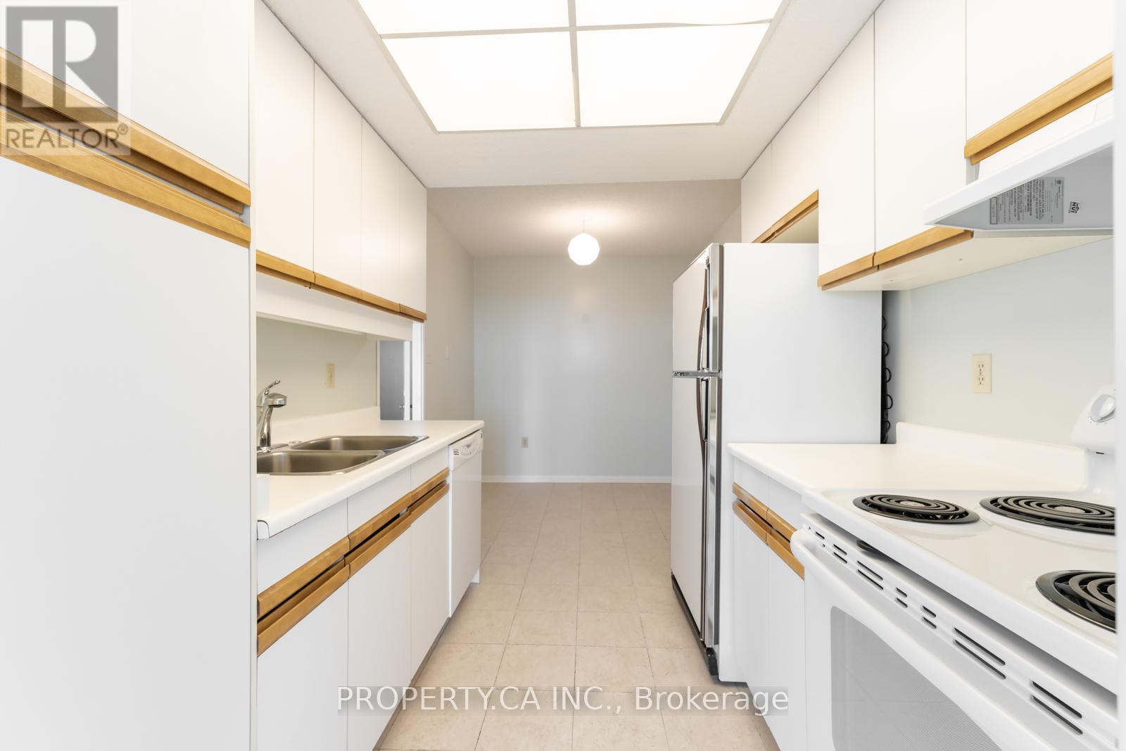 802 - 3000 Bathurst Street, Toronto, Ontario  M6B 3B4 - Photo 7 - C13018764