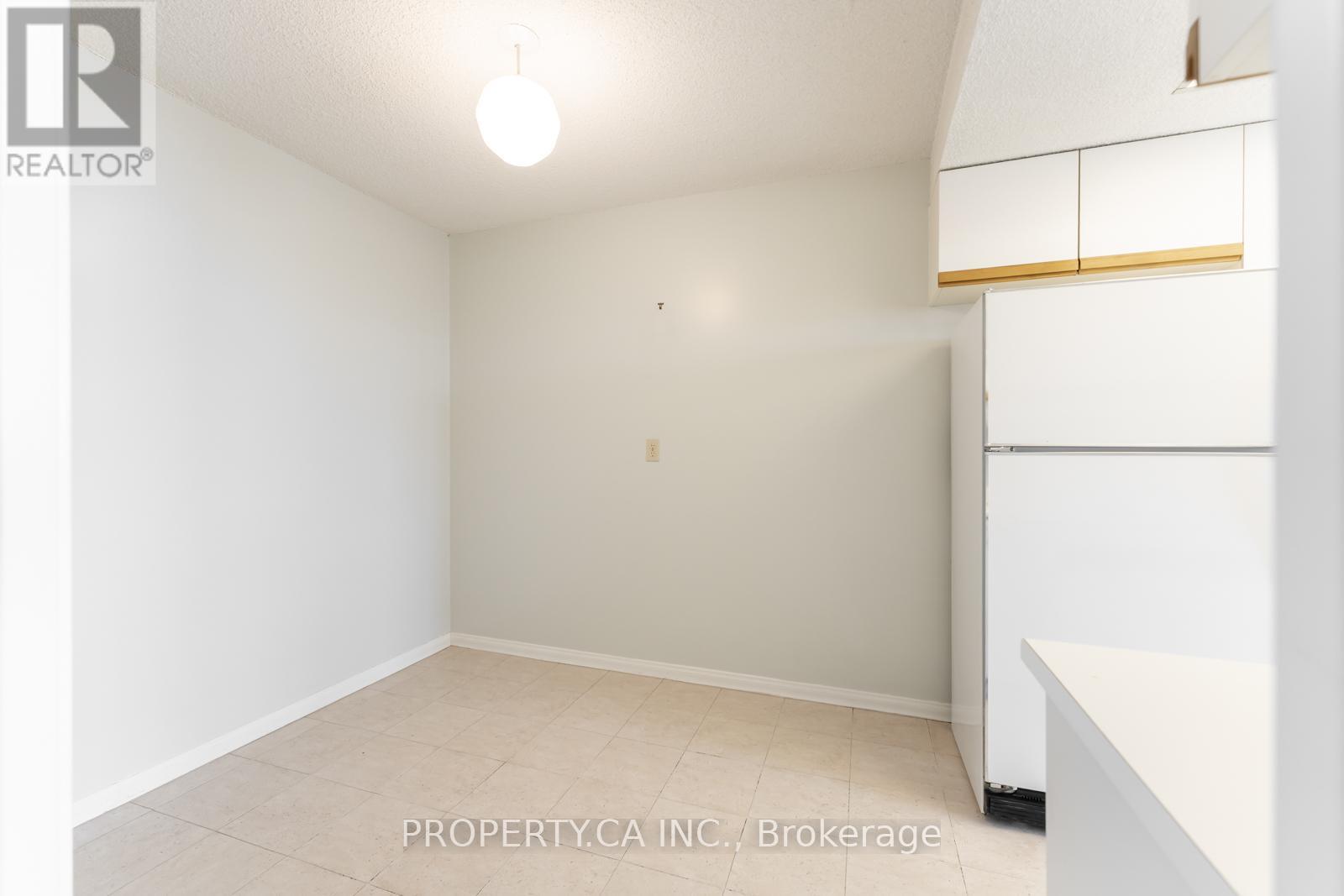 802 - 3000 Bathurst Street, Toronto, Ontario  M6B 3B4 - Photo 9 - C13018764