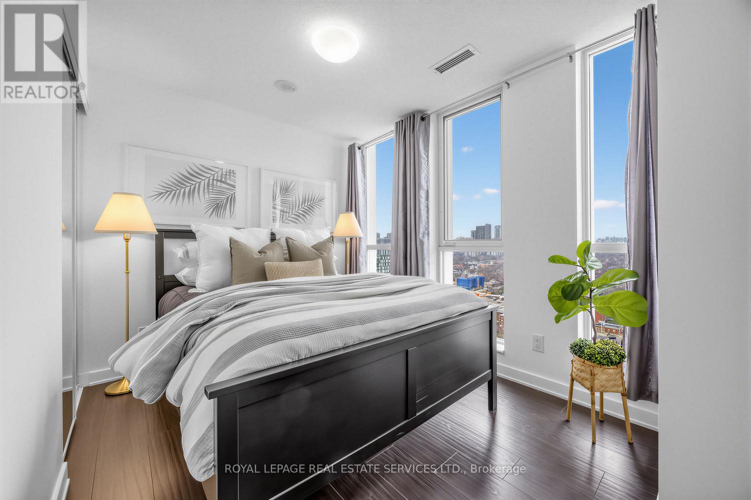 2612 - 55 Regent Park Boulevard, Toronto, Ontario  M5A 0C2 - Photo 9 - C13018770