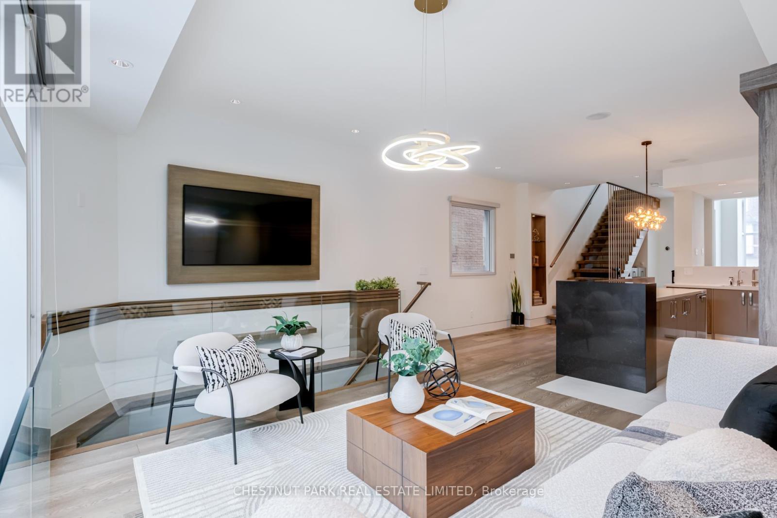 278 St Germain Avenue, Toronto, Ontario  M5M 1W3 - Photo 16 - C13018798