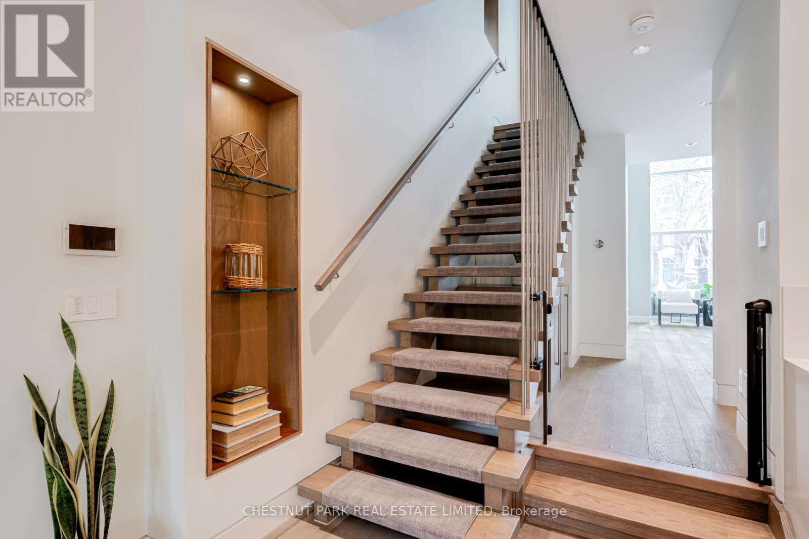 278 St Germain Avenue, Toronto, Ontario  M5M 1W3 - Photo 19 - C13018798