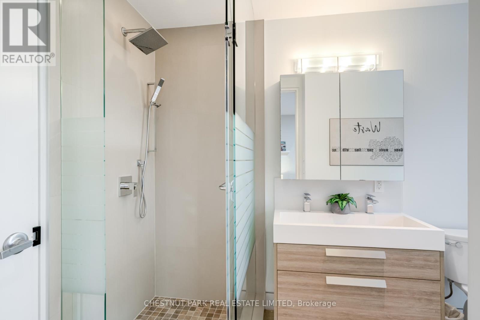 278 St Germain Avenue, Toronto, Ontario  M5M 1W3 - Photo 24 - C13018798