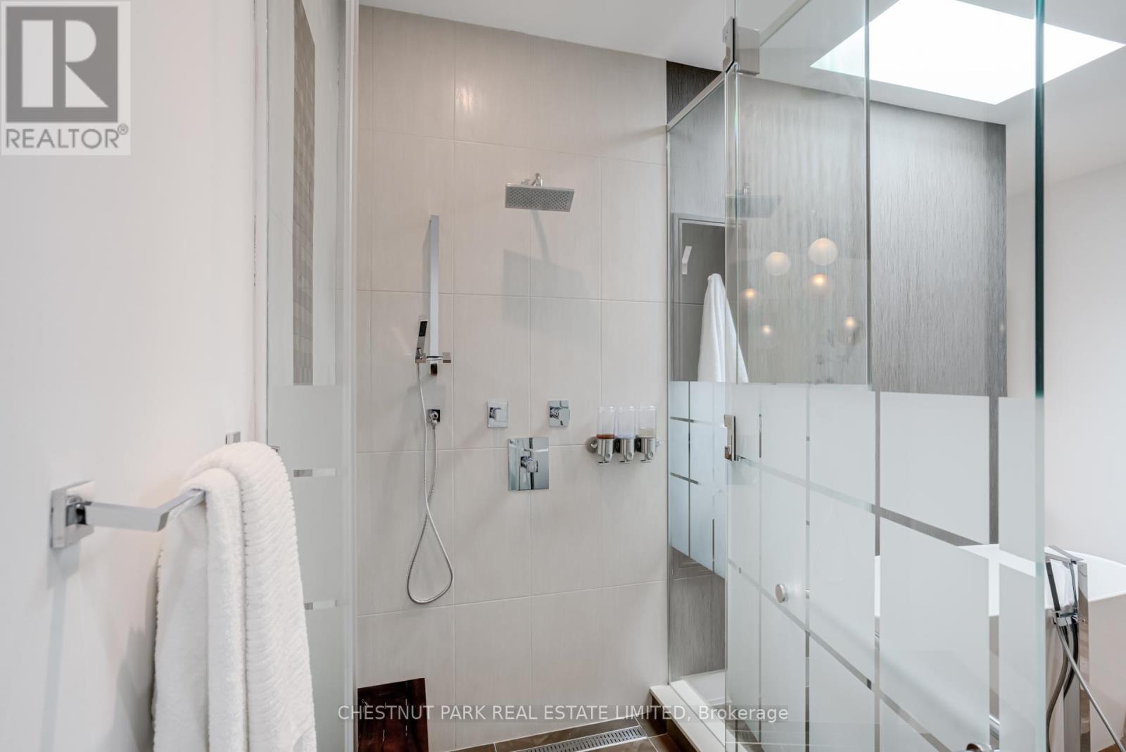 278 St Germain Avenue, Toronto, Ontario  M5M 1W3 - Photo 31 - C13018798