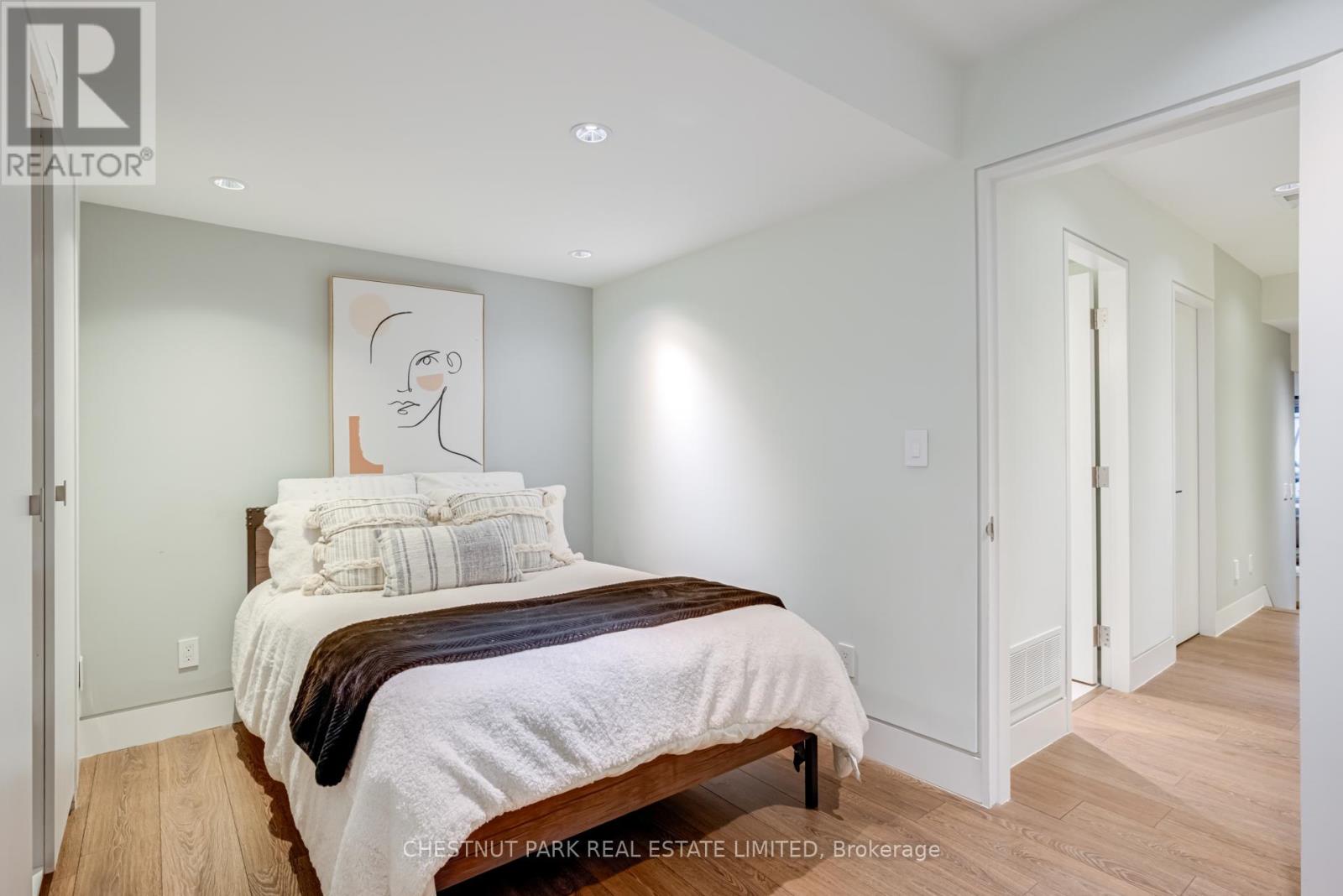 278 St Germain Avenue, Toronto, Ontario  M5M 1W3 - Photo 36 - C13018798