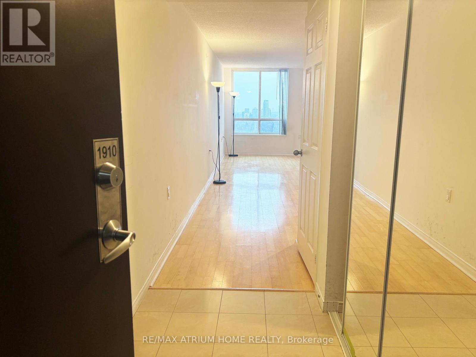 1910 - 35 Finch Avenue E, Toronto, Ontario  M2N 6Z8 - Photo 3 - C13018842