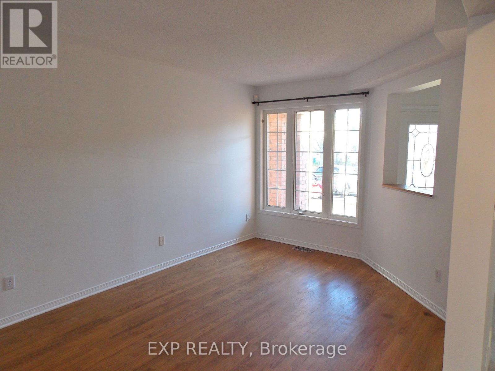 136 Inverkip Avenue, Ottawa, Ontario  K1T 4C3 - Photo 4 - X13018856