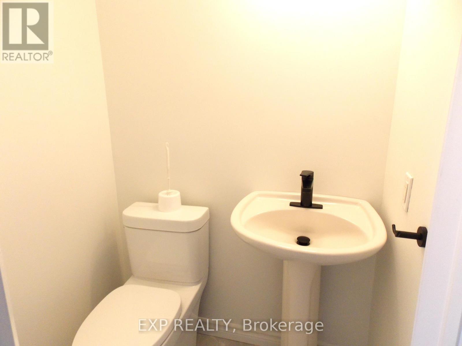 136 Inverkip Avenue, Ottawa, Ontario  K1T 4C3 - Photo 7 - X13018856