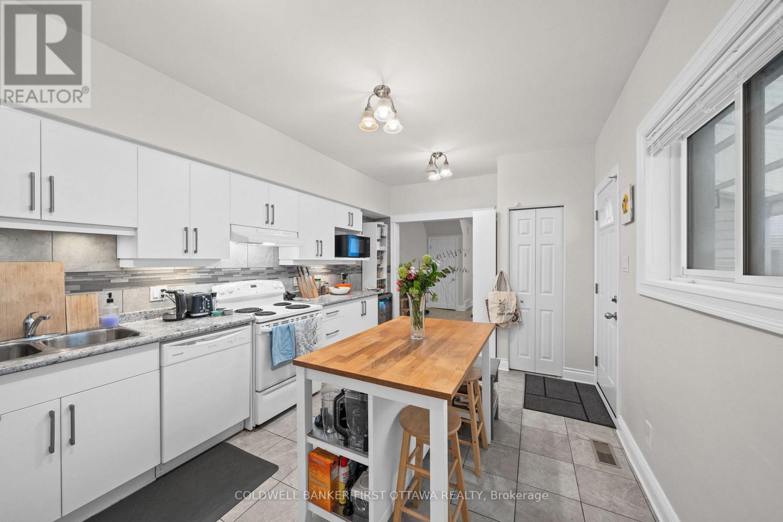 118 Willow Street, Ottawa, Ontario  K1R 6W3 - Photo 12 - X13018874